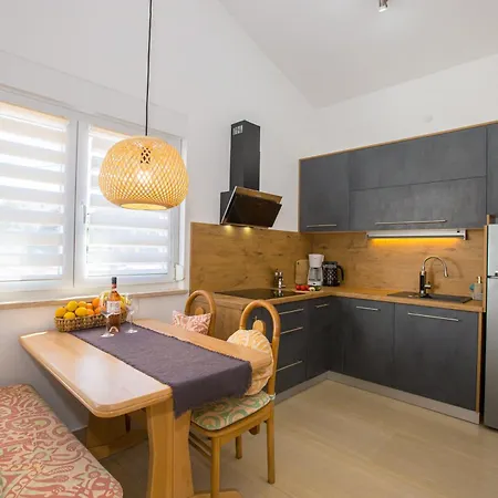 Luna - Modern & Stylish Apartman *